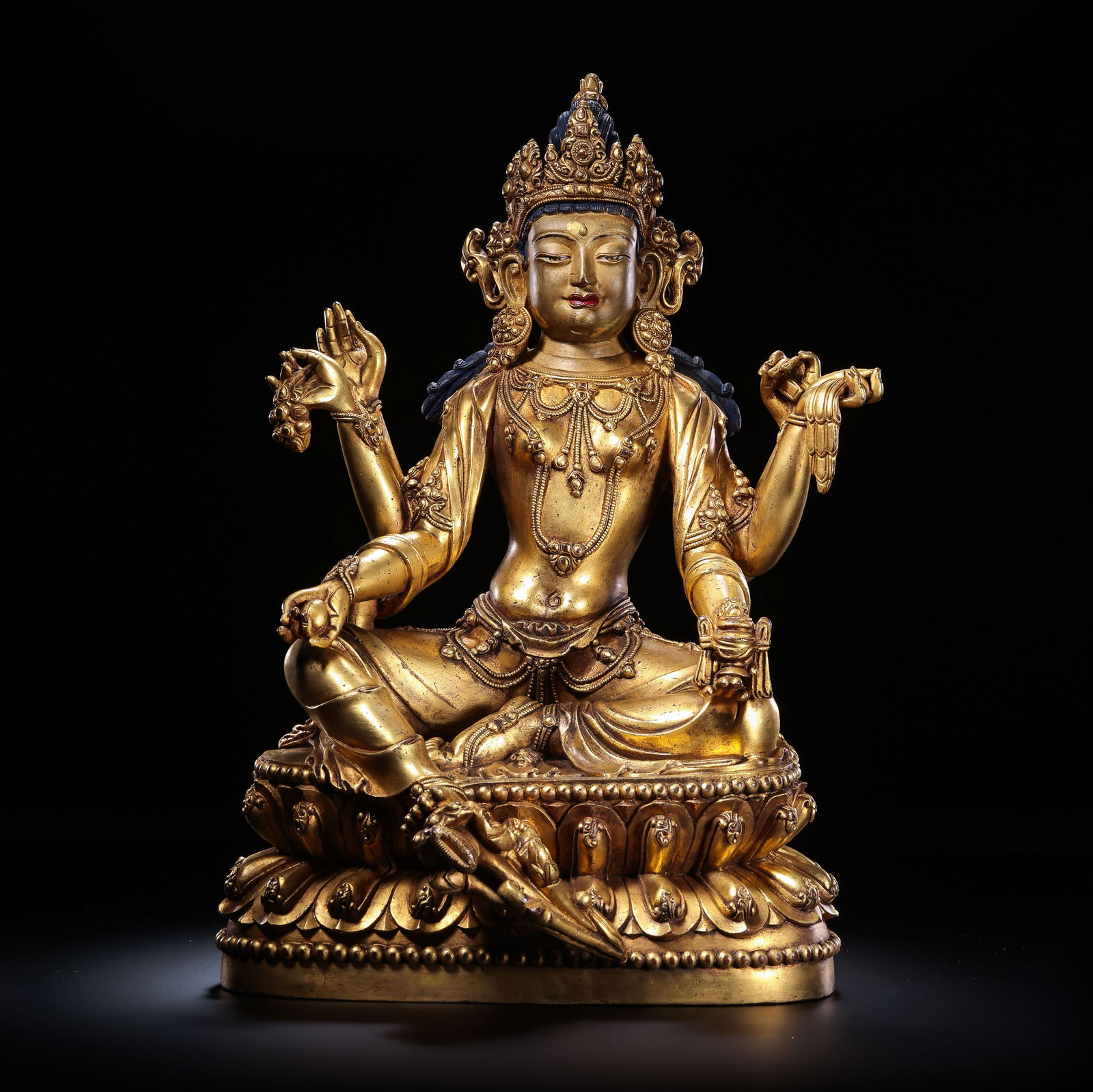 Gilt Bronze Seated Buddha Statue from the Yongle Period of the Ming Dynasty in China: H. 26 cm. W. 17 cm. Weight. 3715 gram.