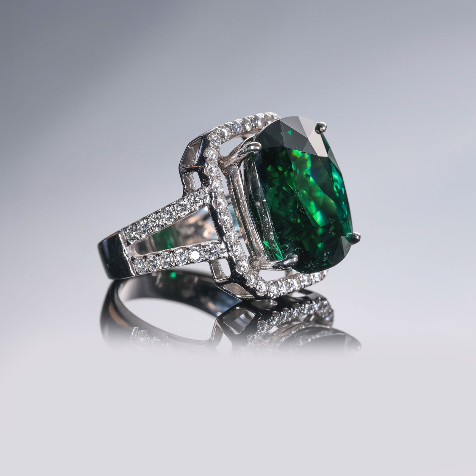 Natural Emerald Ring - 4