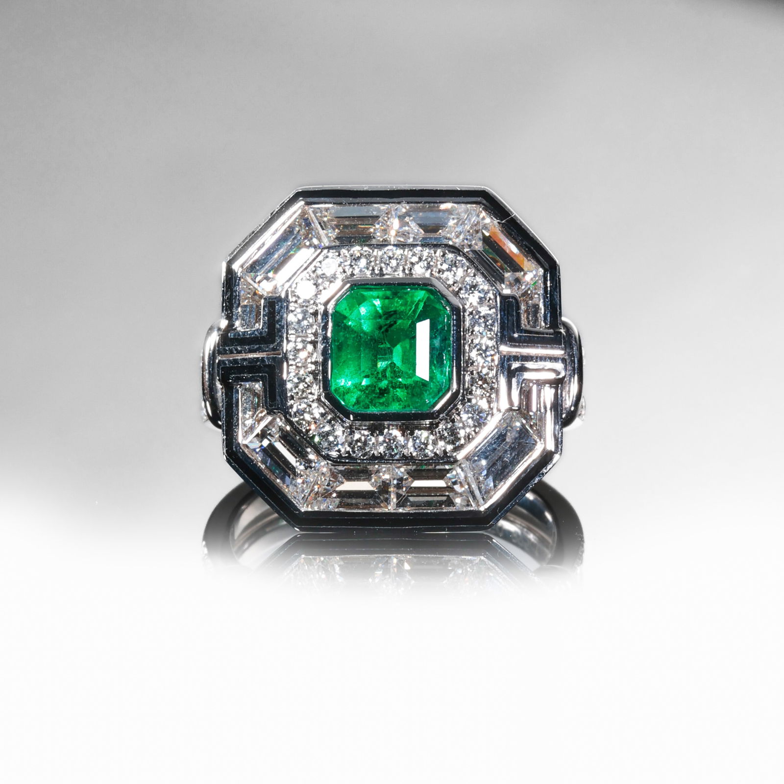 Natural Emerald Ring: /