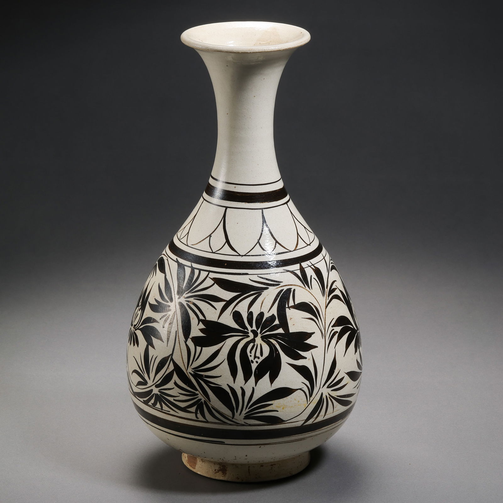 A white-glazed, black-decorated Yuhuchun vase from the Cizhou ware of the Northern Song Dynasty in: H. 28.5 cm.