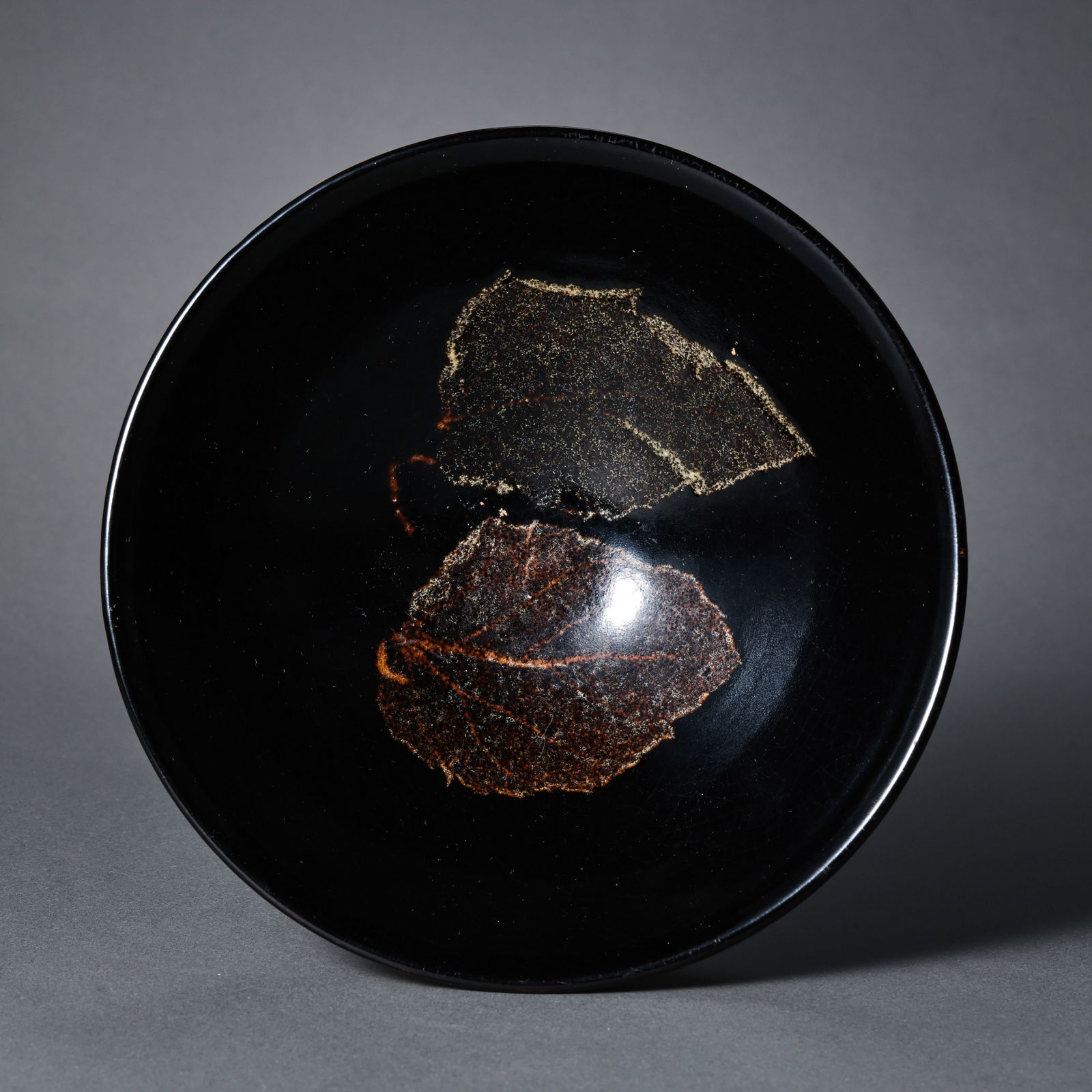 Chinese Southern Song Dynasty Jizhou Kiln Wood Leaf Conical Cup: H. 5.7 cm. Diam. 15 cm.