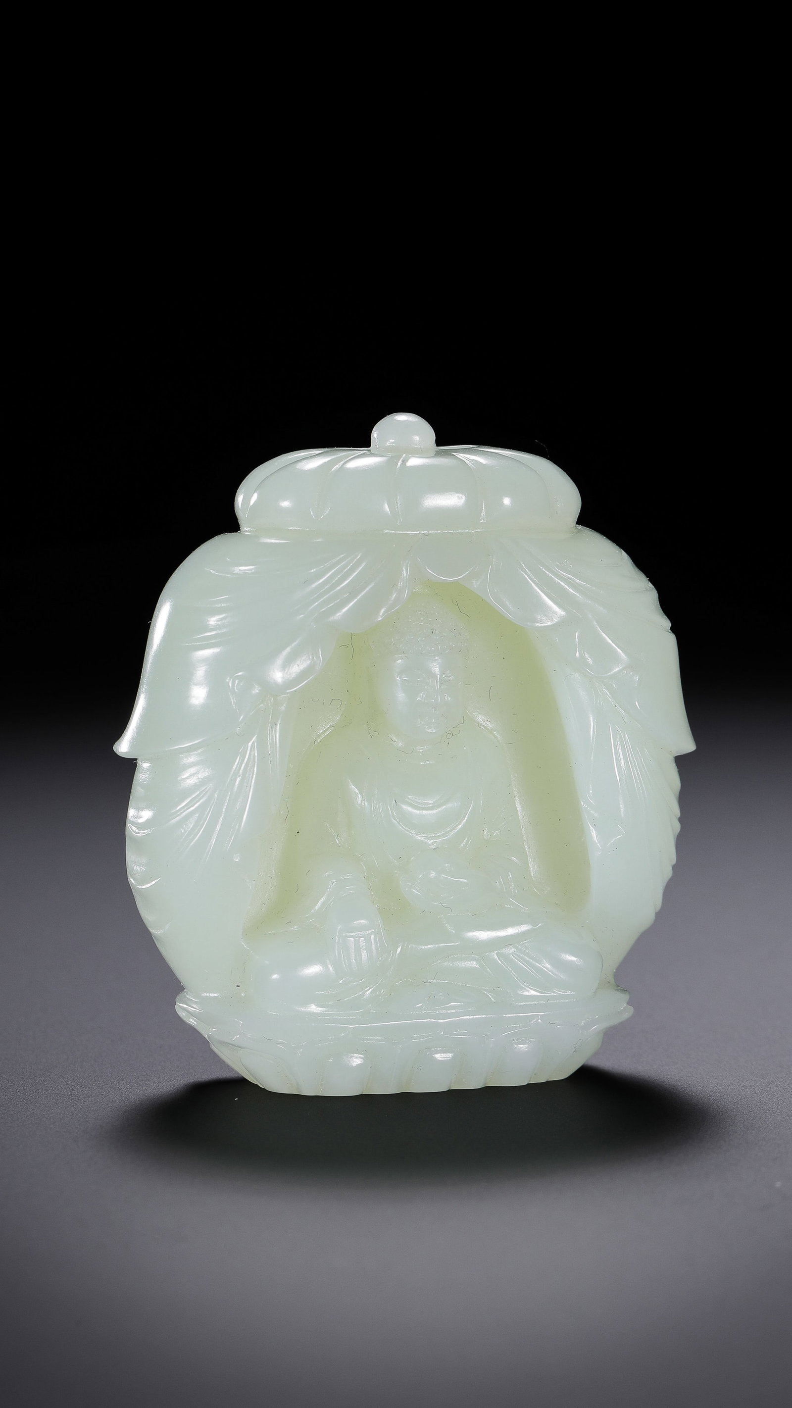 Chinese Qing Dynasty Hetian Jade Buddha Statue: H. 5 cm. W. 4.4 cm. Weight. 63 gram.