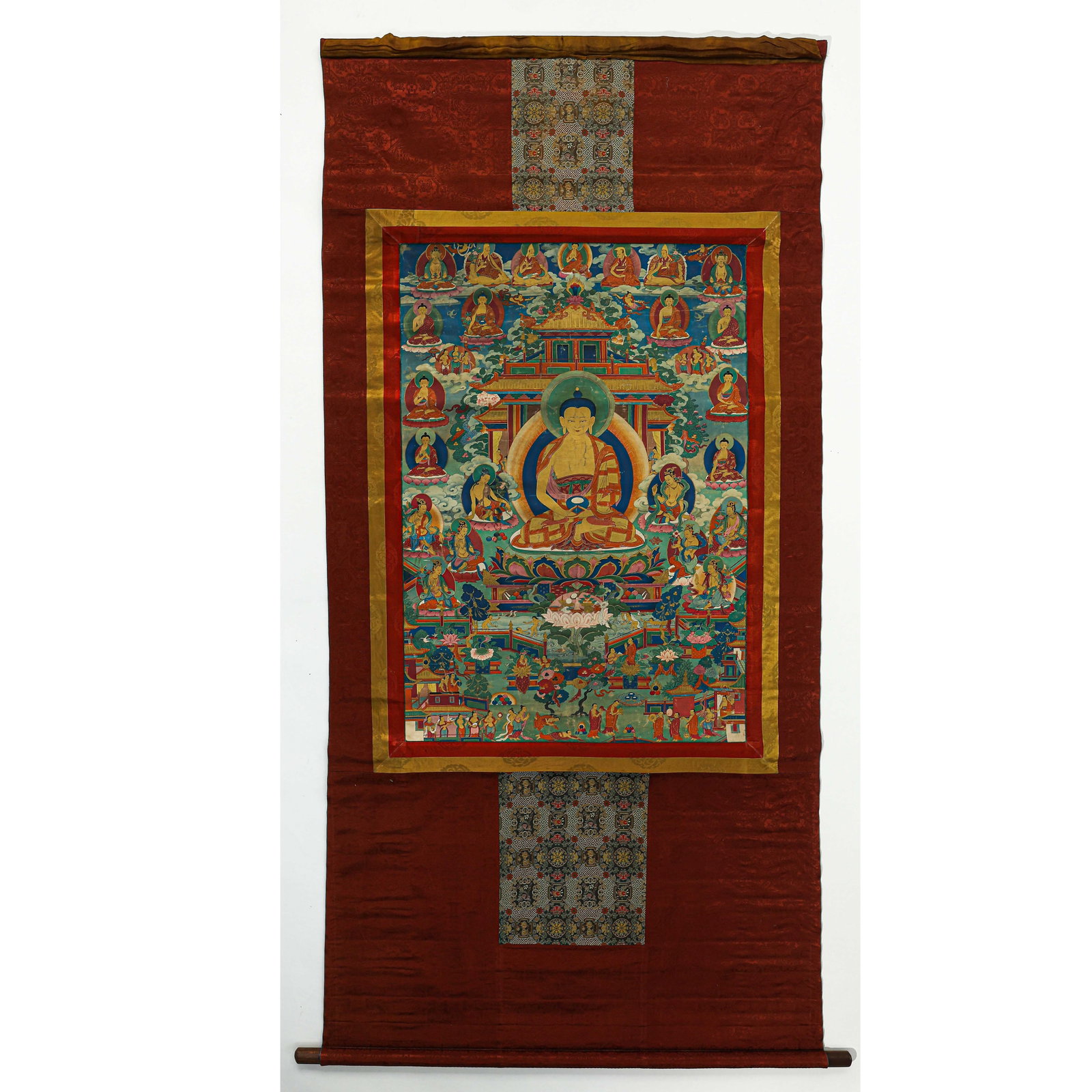 Chinese Qing Dynasty Buddhist Thangka: L. 86.5 cm. W. 59.5 cm. L. 180.5 cm.