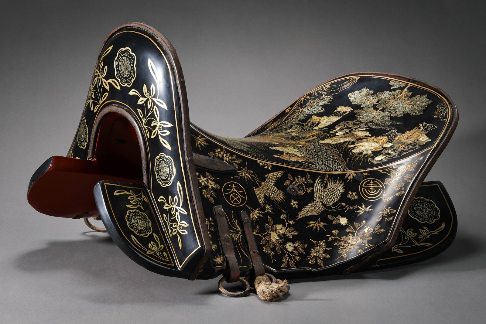 Chinese Qing Dynasty wooden gilded saddle (1 of 13)