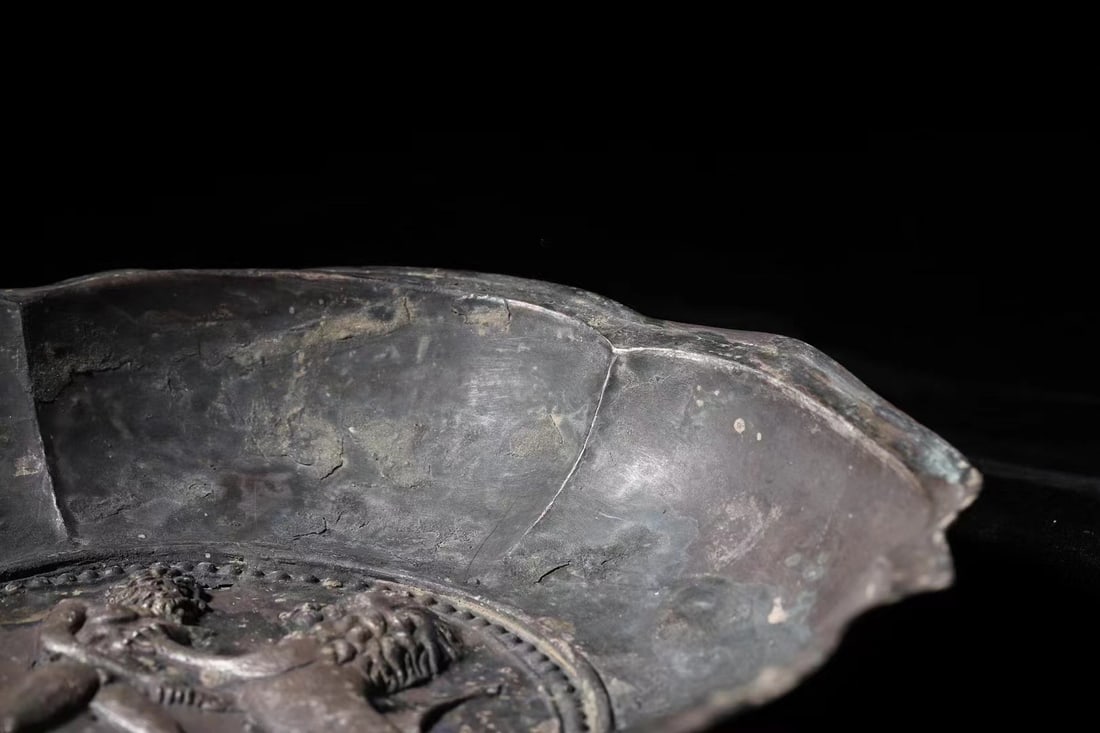 Silver Hercules-patterned plate from ancient Rome - 8