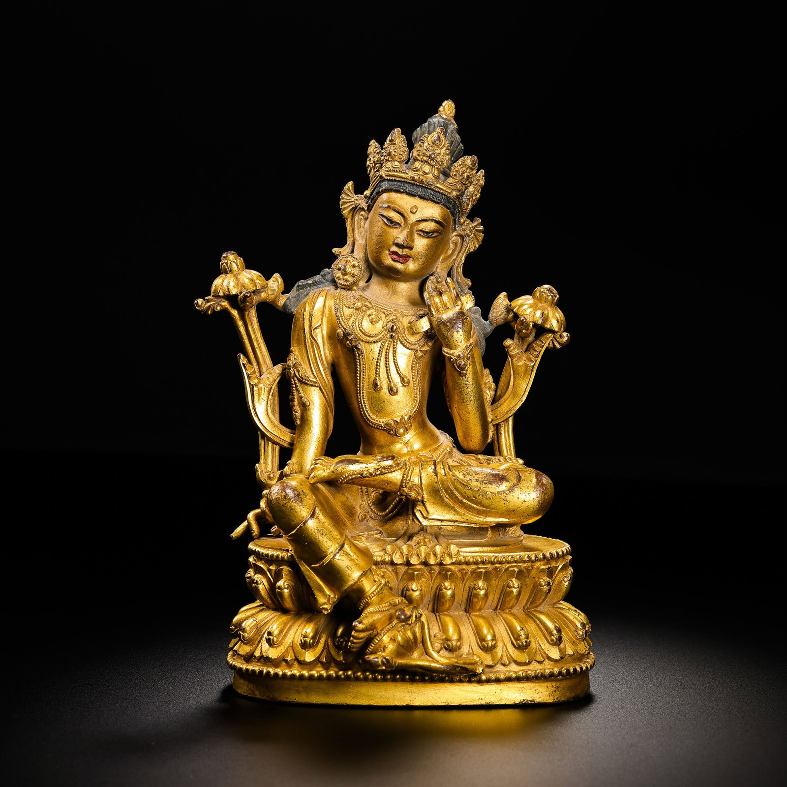 Chinese Ming Dynasty Gilt Bronze Seated Buddha Statue: H. 21 cm. W. 13 cm. Weight. 2009 gram.
