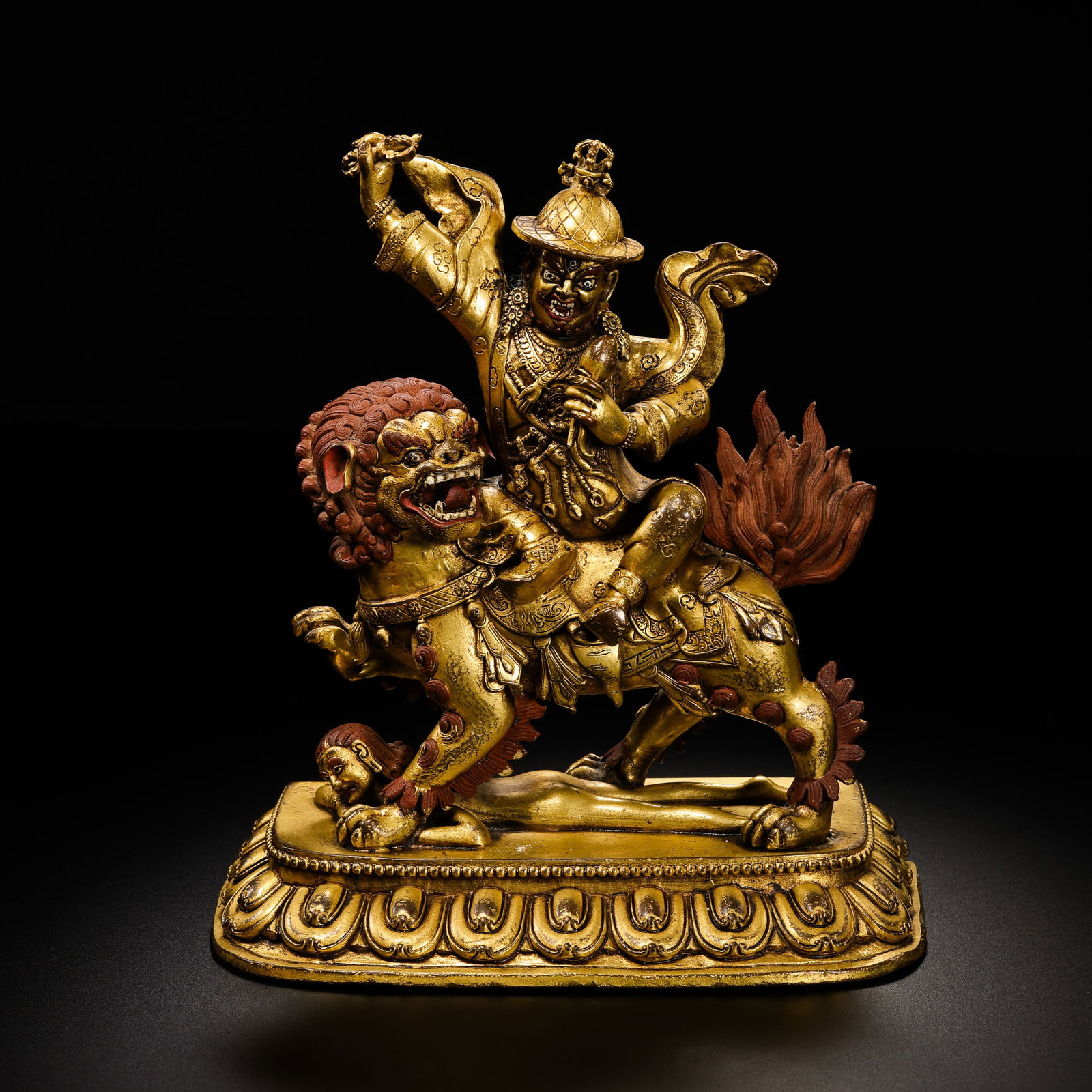 Gilt Bronze Seated Buddha Statue from the Qianlong Period of the Qing Dynasty, China: H. 18.5 cm. W. 16.5 cm. Weight. 1773 gram.