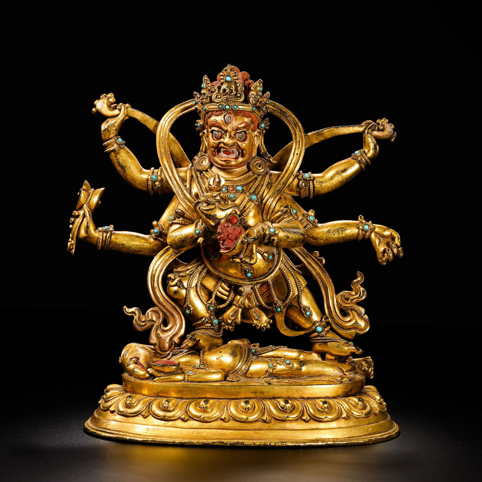 Chinese Ming Dynasty Gilt Bronze Buddhist Statue: H. 22 cm. W. 18.5 cm. Weight. 2516 gram.
