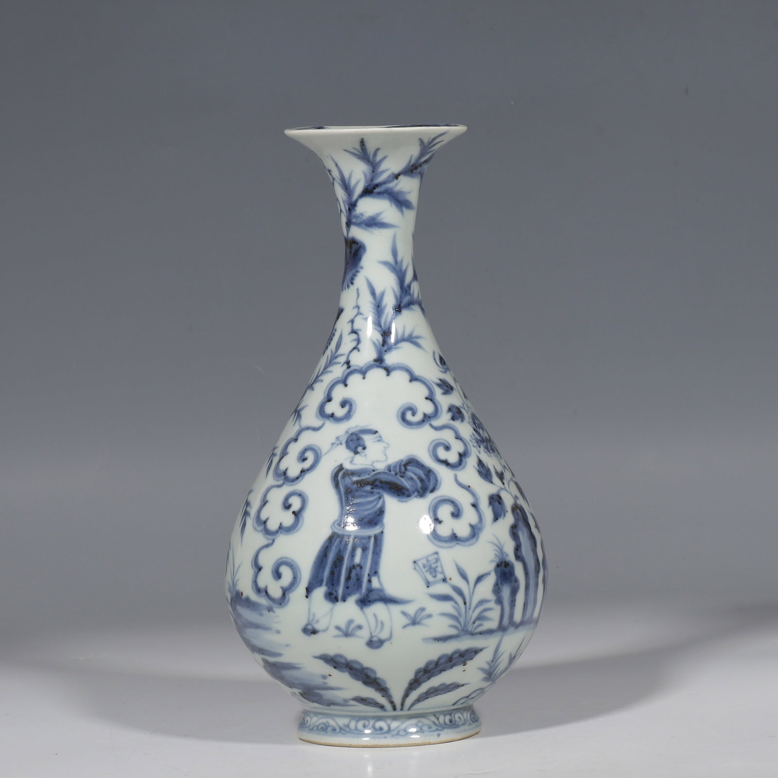 Chinese Yuan Dynasty blue and white porcelain vase with figure and story design, Yuhuchun vase (1 of 9)