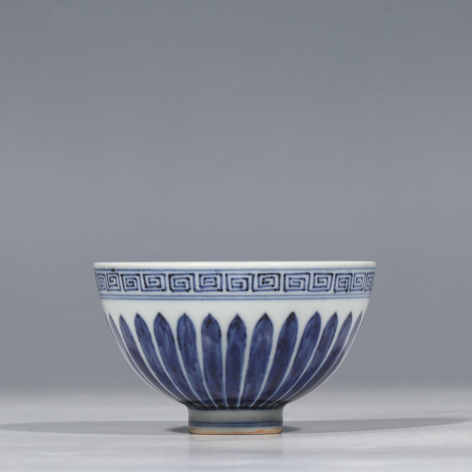 Chinese Ming Dynasty Blue and White Floral Pattern Chicken Heart Bowl: H. 5.6 cm. Diam. 9.5 cm.