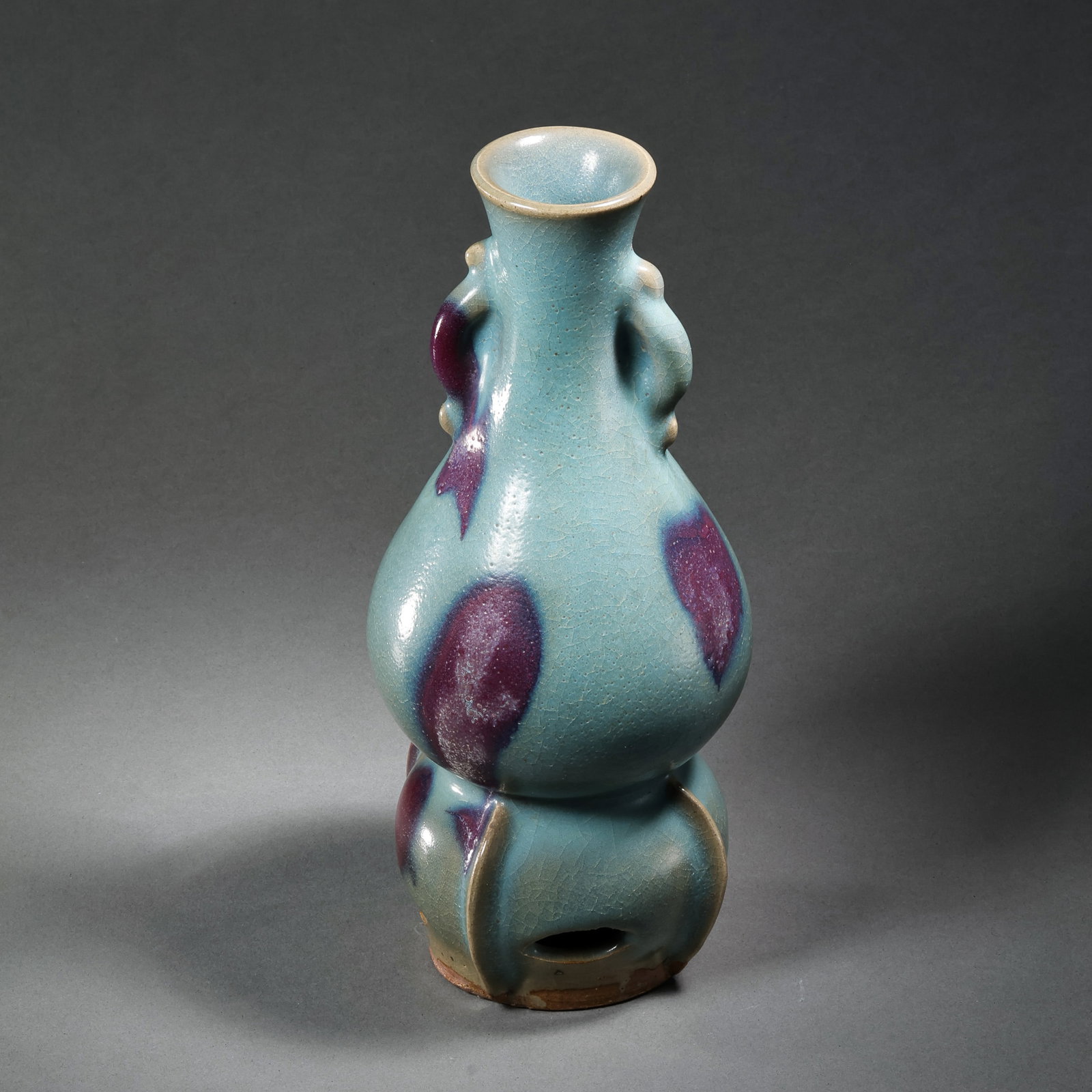 Northern Song Dynasty Jun ware sky-blue glazed red-trimmed double-eared vase: H. 23.5 cm.