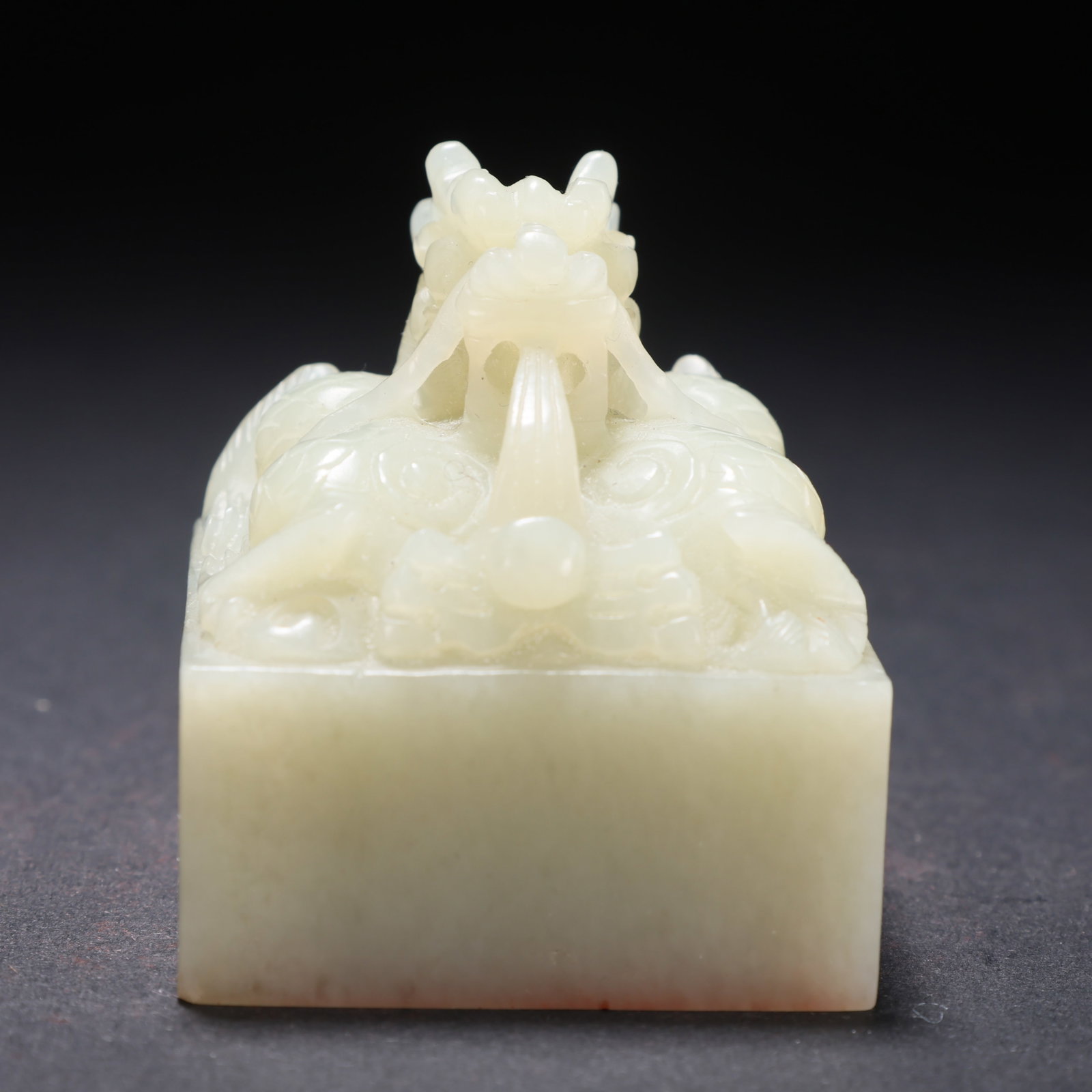 Chinese Qing Dynasty Hetian white jade seal: L. 4.2 cm. W. 4.2 cm. H. 4.7 cm. Weight. 143 gram.