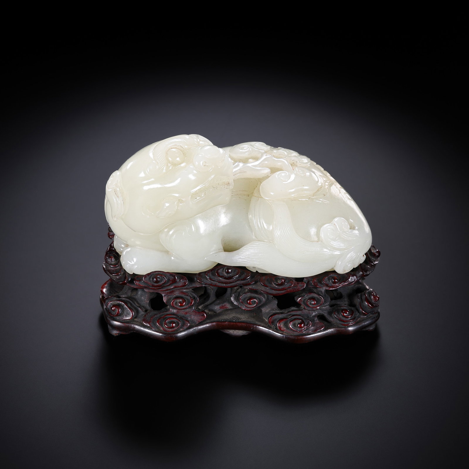 Chinese Qing Dynasty Hetian white jade auspicious beast (1 of 8)