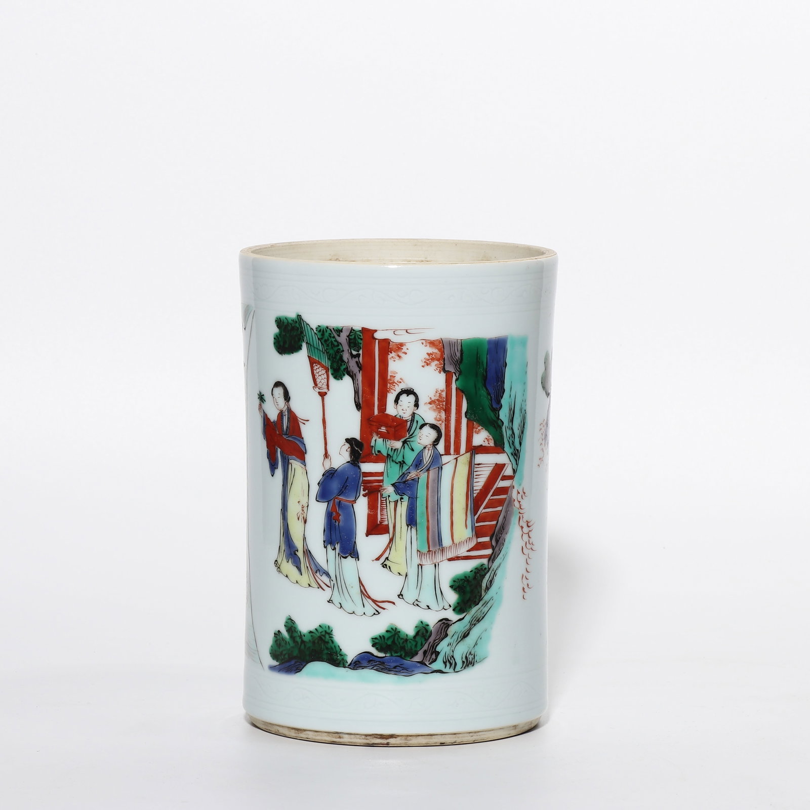 Chinese Qing Dynasty polychrome brush pot with figure and story patterns: H. 18.5 cm. Diam. 12.2 cm.