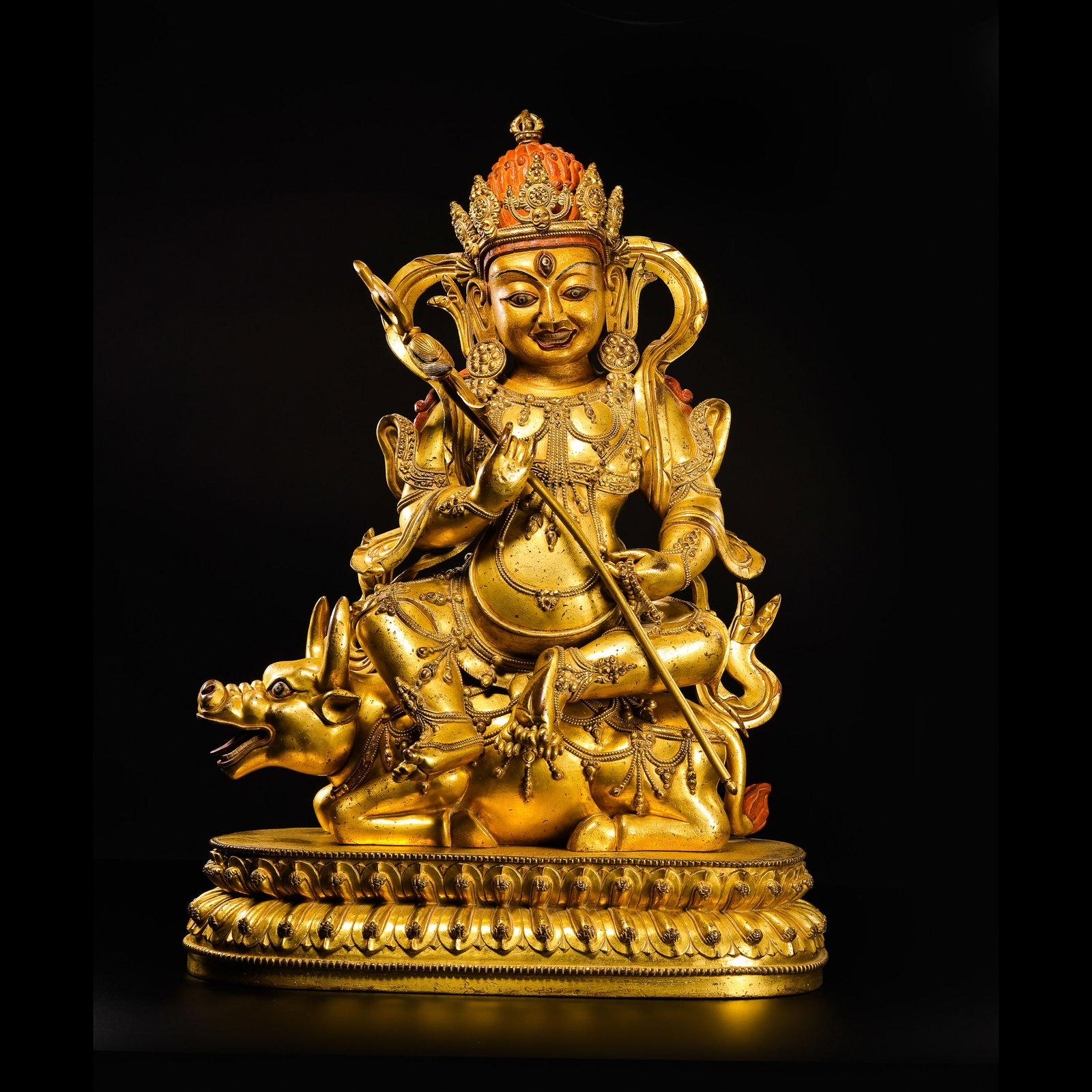 Chinese Ming Dynasty Gilt Bronze Seated Buddha Statue: H. 54.5 cm. W. 37 cm. Weight. 15400 gram.
