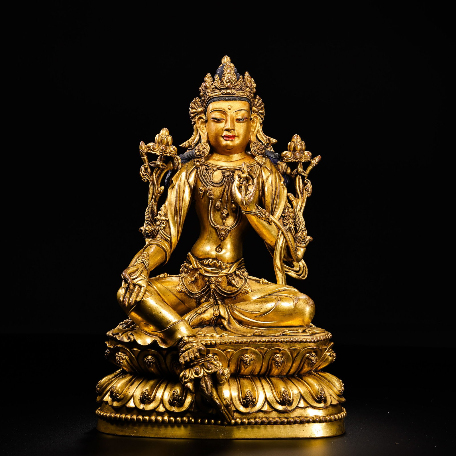 Gilt Bronze Seated Buddha Statue from the Yongle Period of the Ming Dynasty in China: H. 27 cm. W. 18 cm. Weight. 3285 gram.