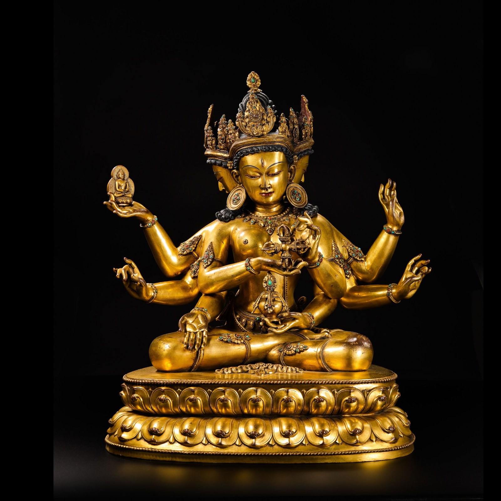 Gilt Bronze Seated Buddha Statue from the Yongle Period of the Ming Dynasty in China: H. 48 cm. W. 21 cm. Weight. 14600 gram.