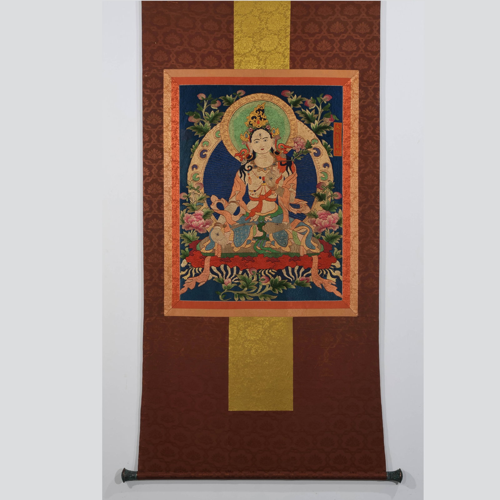 Buddhist statues and thangkas from the Xuande period of the Ming Dynasty in China: L. 85 cm. W. 67 cm.