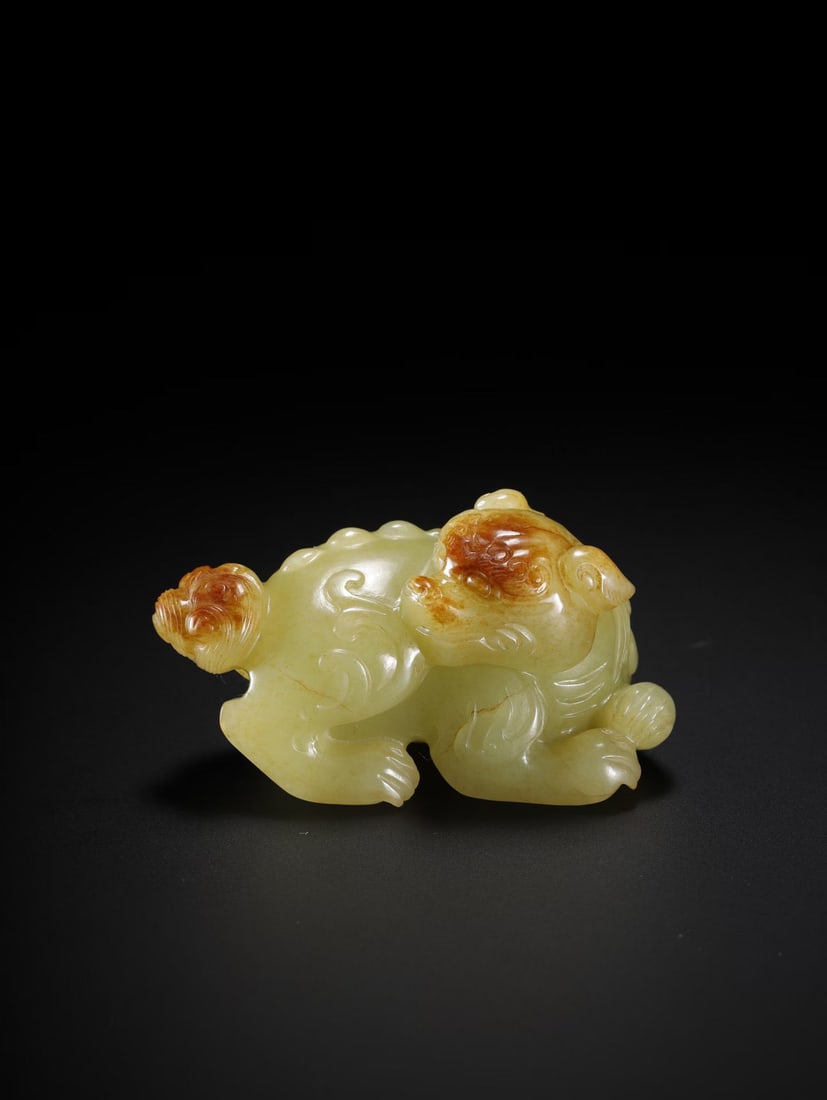 Chinese Qing Dynasty Hetian Yellow Jade Auspicious Beast: /