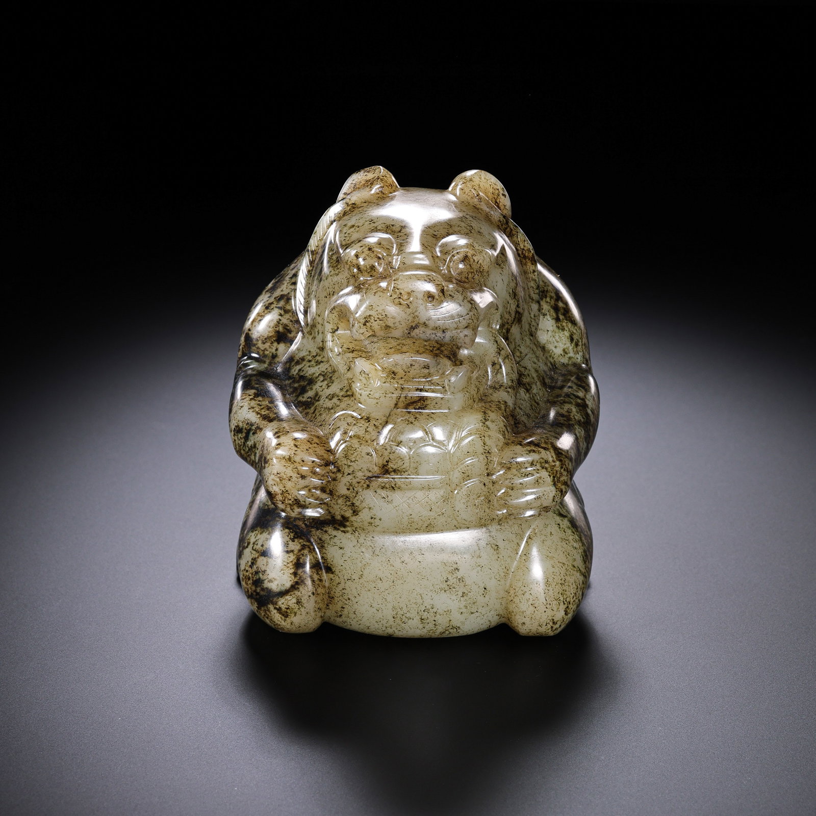 Jade auspicious beasts from the Han Dynasty in China: H. 9.3 cm. W. 7 cm. Weight. 764 gram.