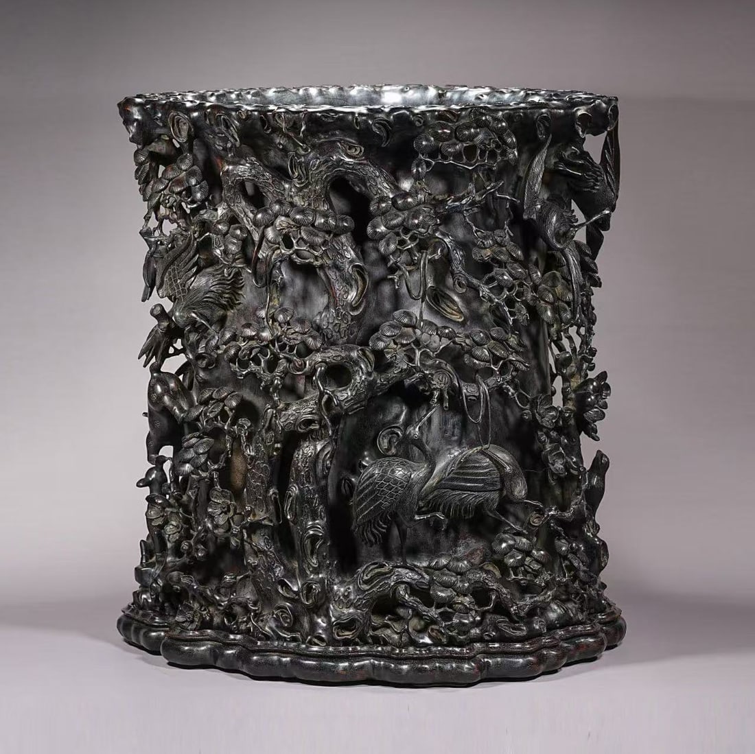 Chinese Qing Dynasty Rosewood Carved Brush Holder: H. 55.5 cm. W. 49 cm. Weight. 27650 gram.