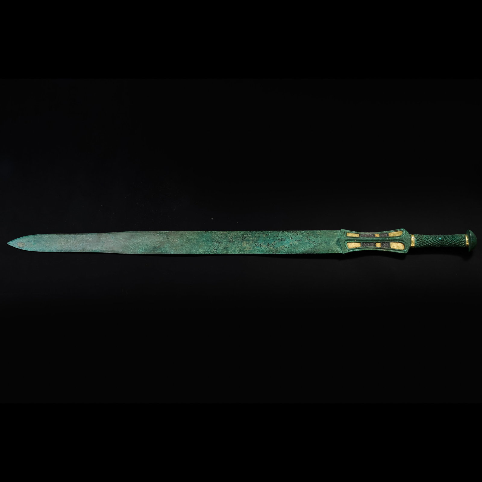 Gold and silver inlaid sword from the Warring States period in China (1 of 6)