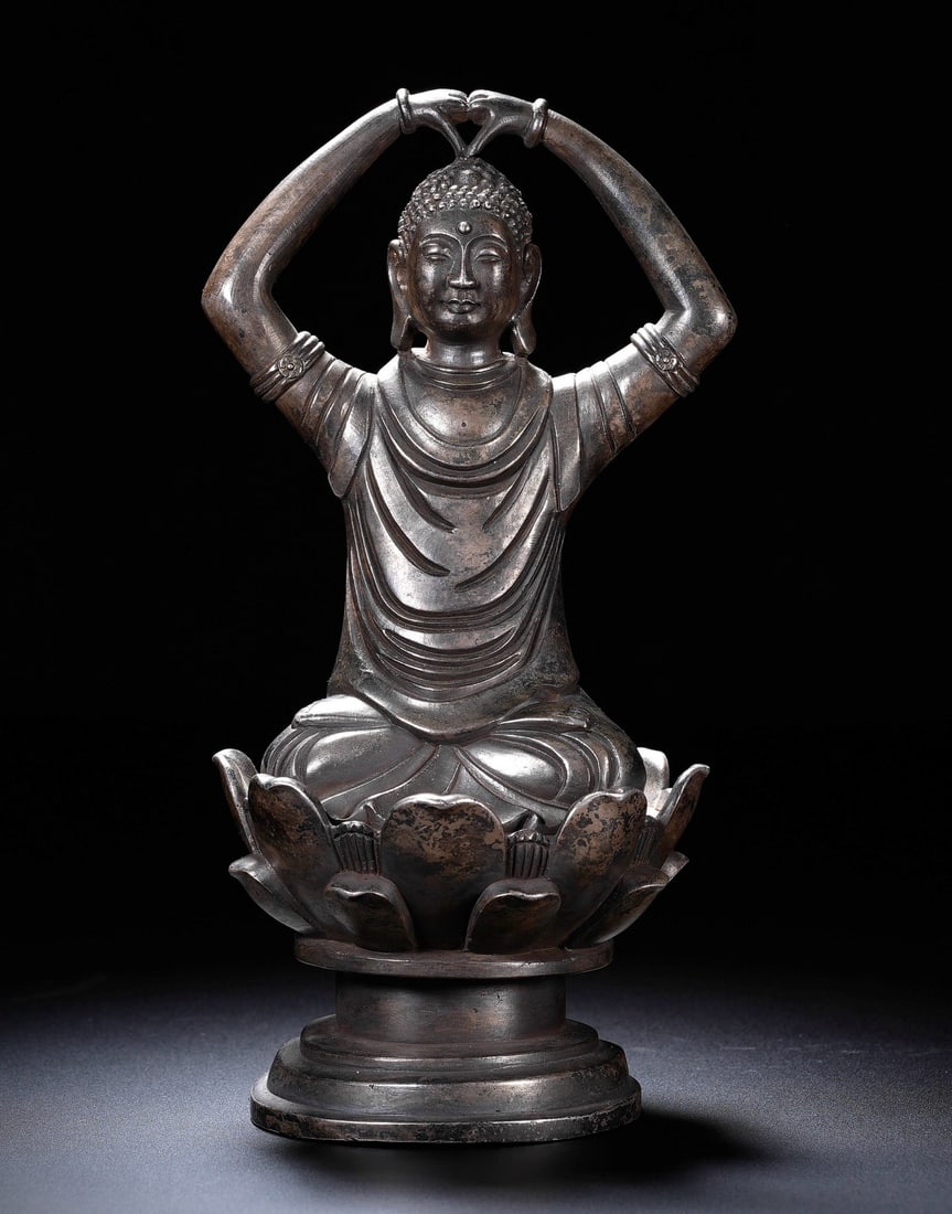 Seated Buddhist statue from the Liao Dynasty in China: /