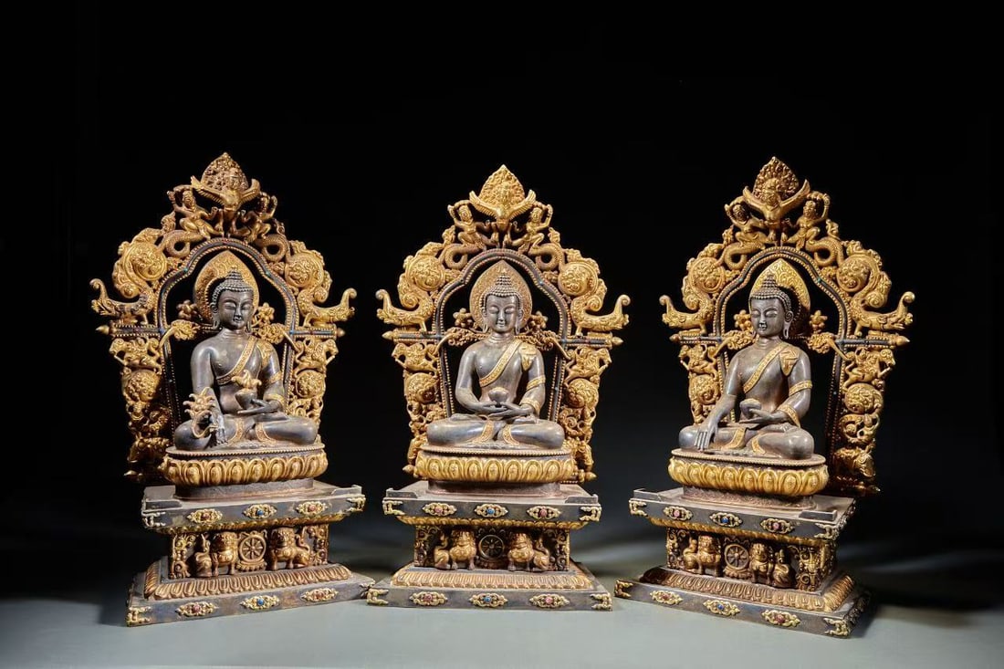 A set of gilt-gilt seated Buddha statues of the Three Buddhas from the Ming Dynasty, China (1 of 14)