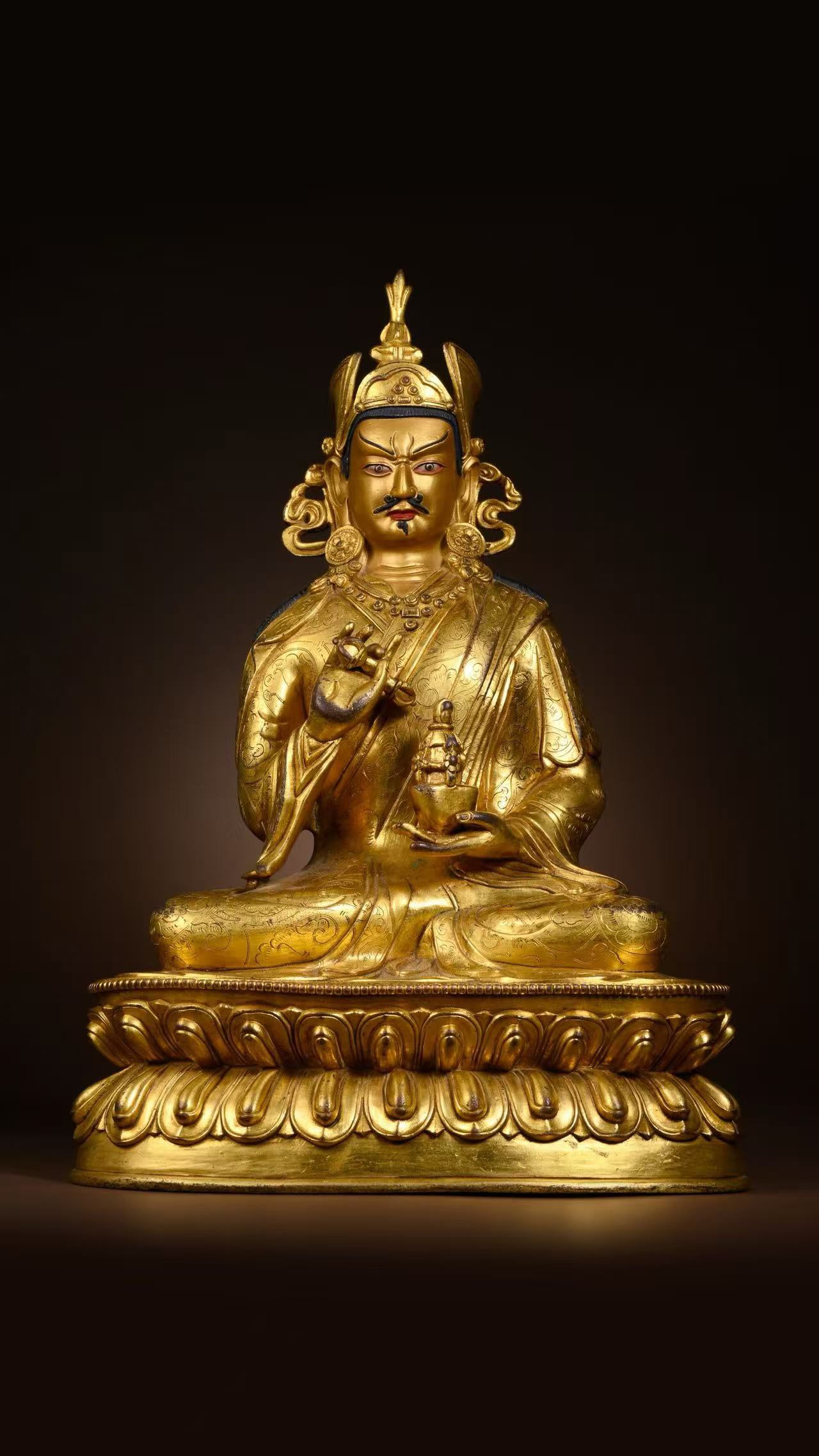 Chinese Qing Dynasty Gilt Bronze Seated Buddha Statue (1 of 13)