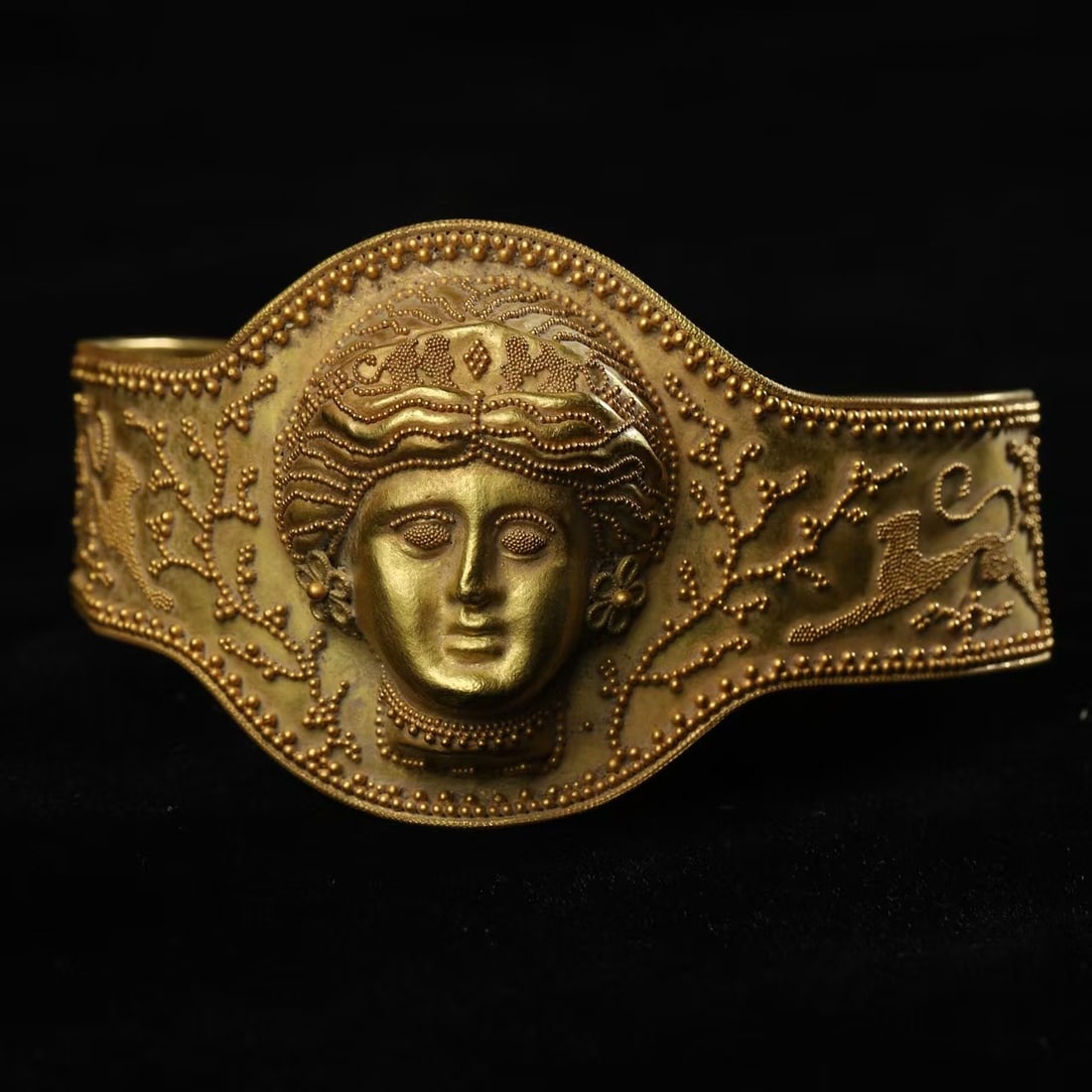 Ancient Roman Goddess Relief Gold Bracelet: Diam. 16.5 cm. Weight. 37.2 gram.