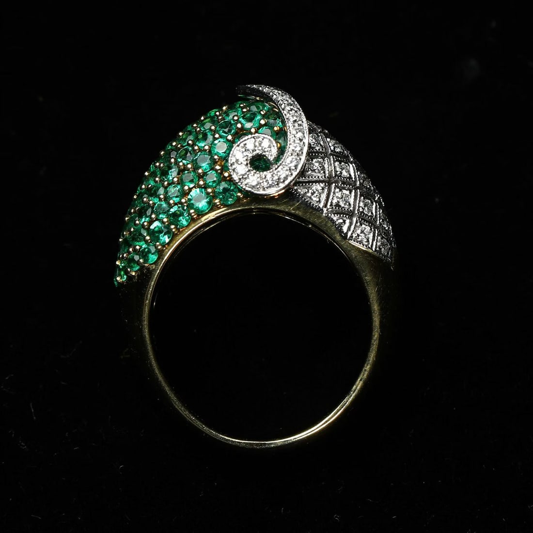 18K Two-Tone Gold Diamond and Emerald Ring: Weight. 18.3 gram.