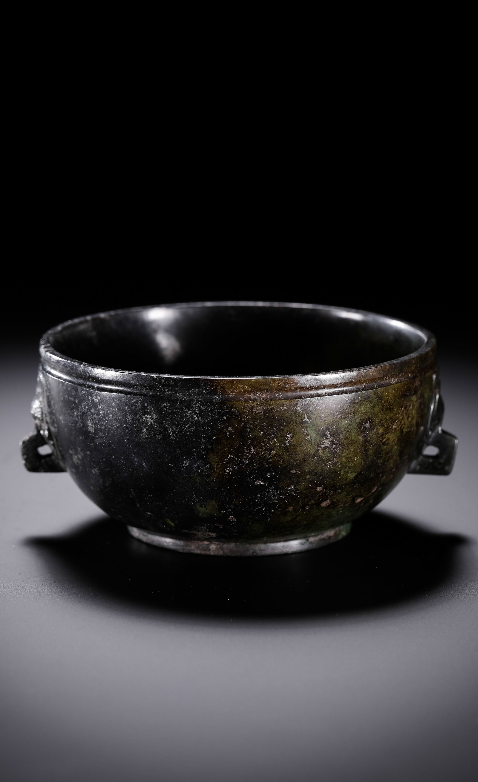 Chinese Han Dynasty jade bowl: Diam. 11.1 cm. H. 4.9 cm. Weight. 220 gram.