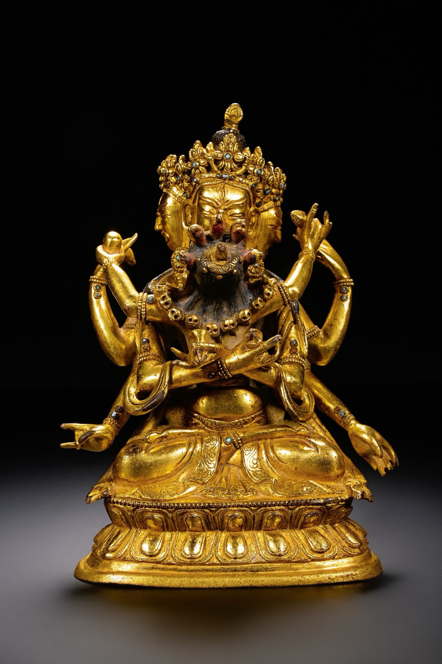Chinese Qing Dynasty Gilt Bronze Seated Buddha Statue: H. 17.5 cm. W. 10.5 cm. Weight. 3200 gram.