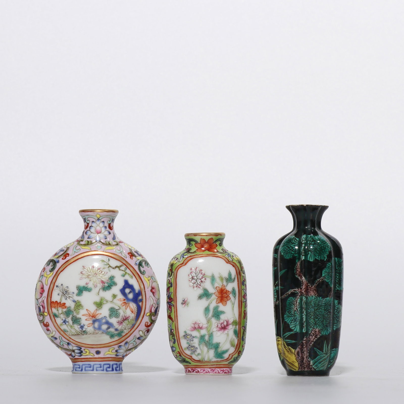 A set of Chinese Qing Dynasty famille rose snuff bottles (1 of 6)