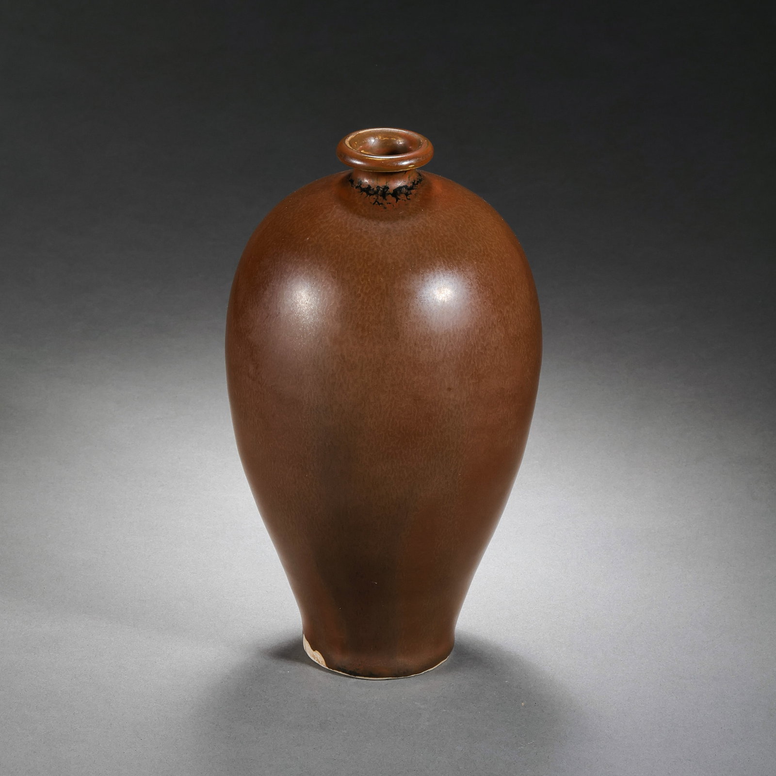 Red-glazed plum vase from the Song Dynasty in China (1 of 6)