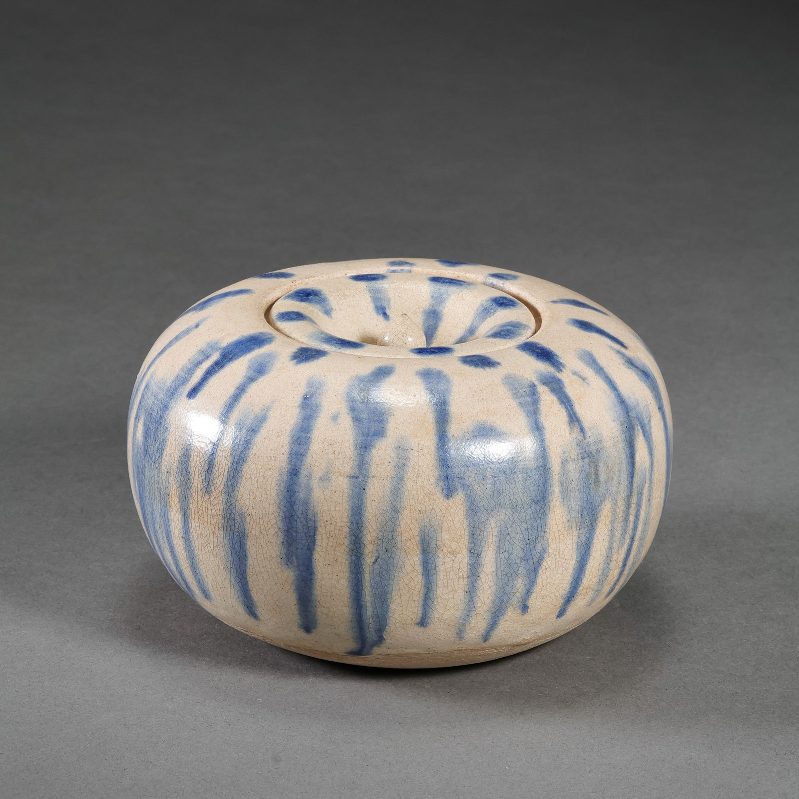 Chinese Tang Dynasty Blue-Painted Covered Jar (1 of 9)