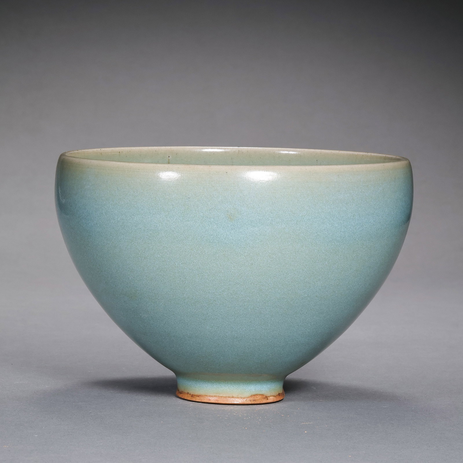 A Northern Song Dynasty Jun ware sky-blue glazed chicken-heart bowl: H. 10.6 cm. Diam. 15 cm.