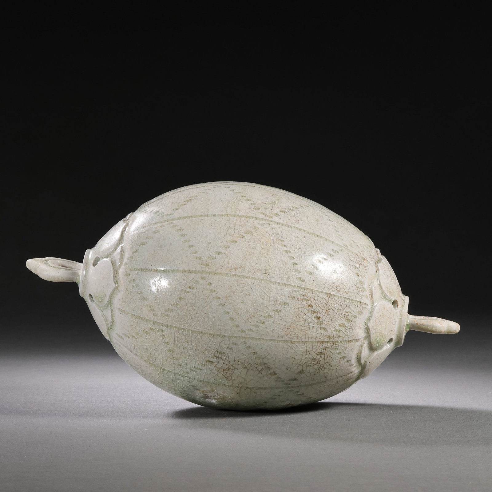 Chinese Sui Dynasty White Porcelain Hidden Bag: L. 18 cm.
