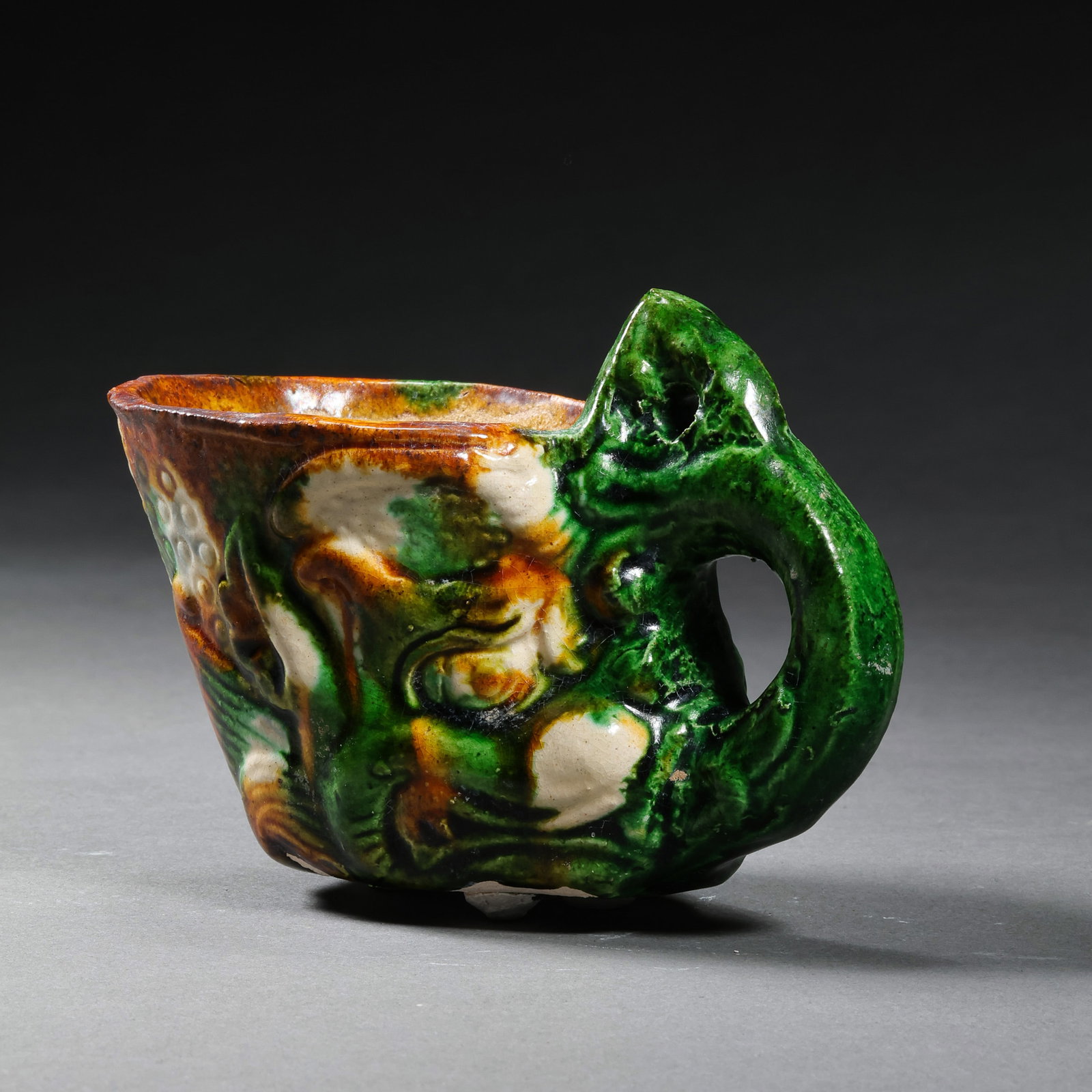 Chinese Tang Dynasty Tricolor Elephant-Head Cup (1 of 8)