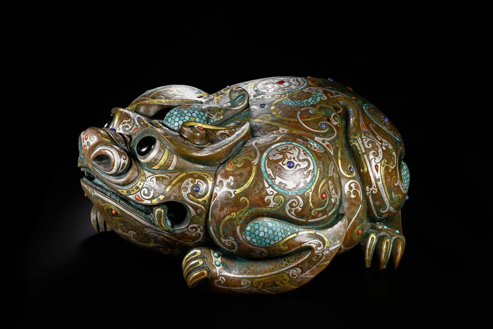 Auspicious Beasts inlaid with gold, silver and gemstones from the Warring States Period in China (1 of 14)