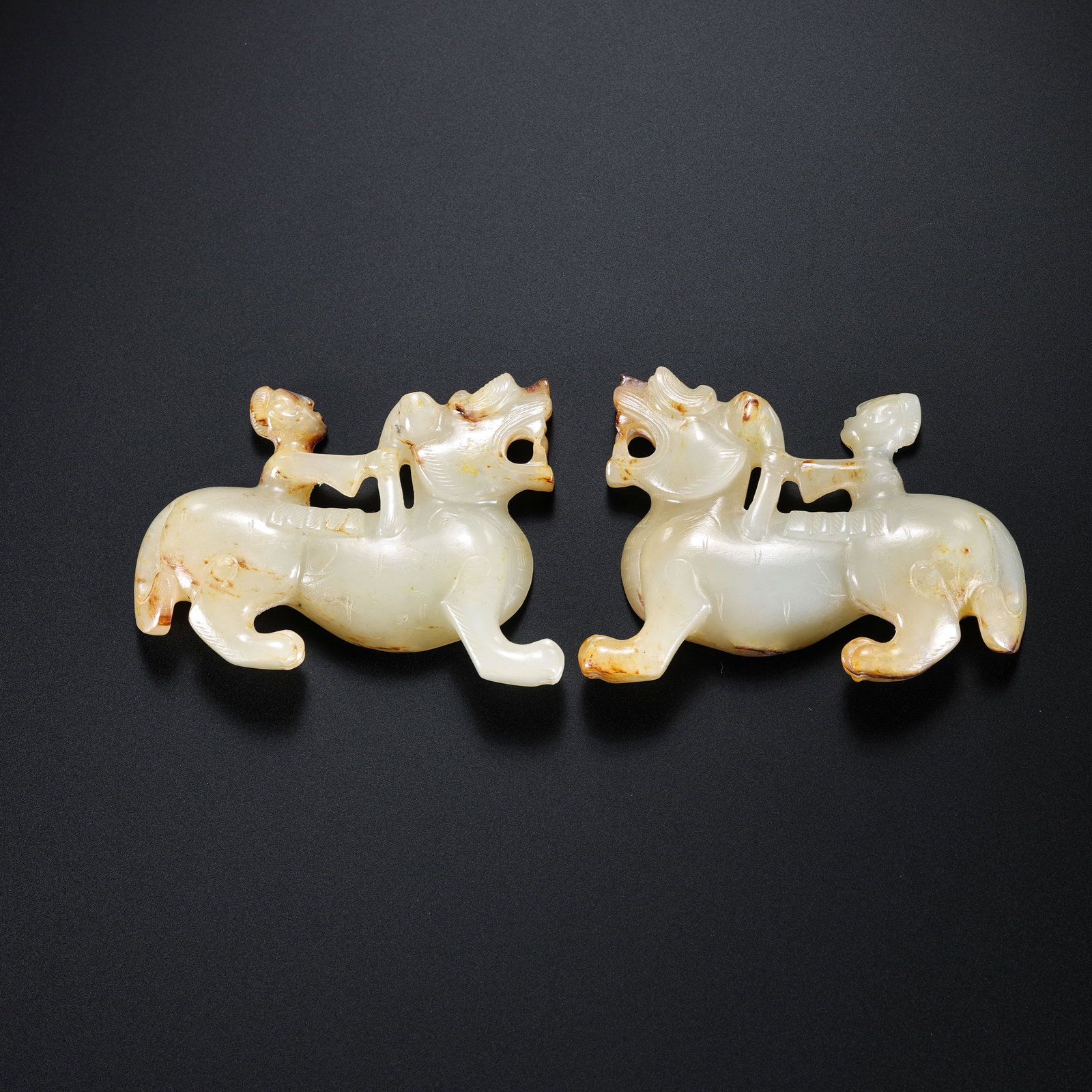 Chinese Han Dynasty Hetian white jade tiger tally: H. 4.5 cm. W. 6.2 cm. Weight. 56.5 gram.