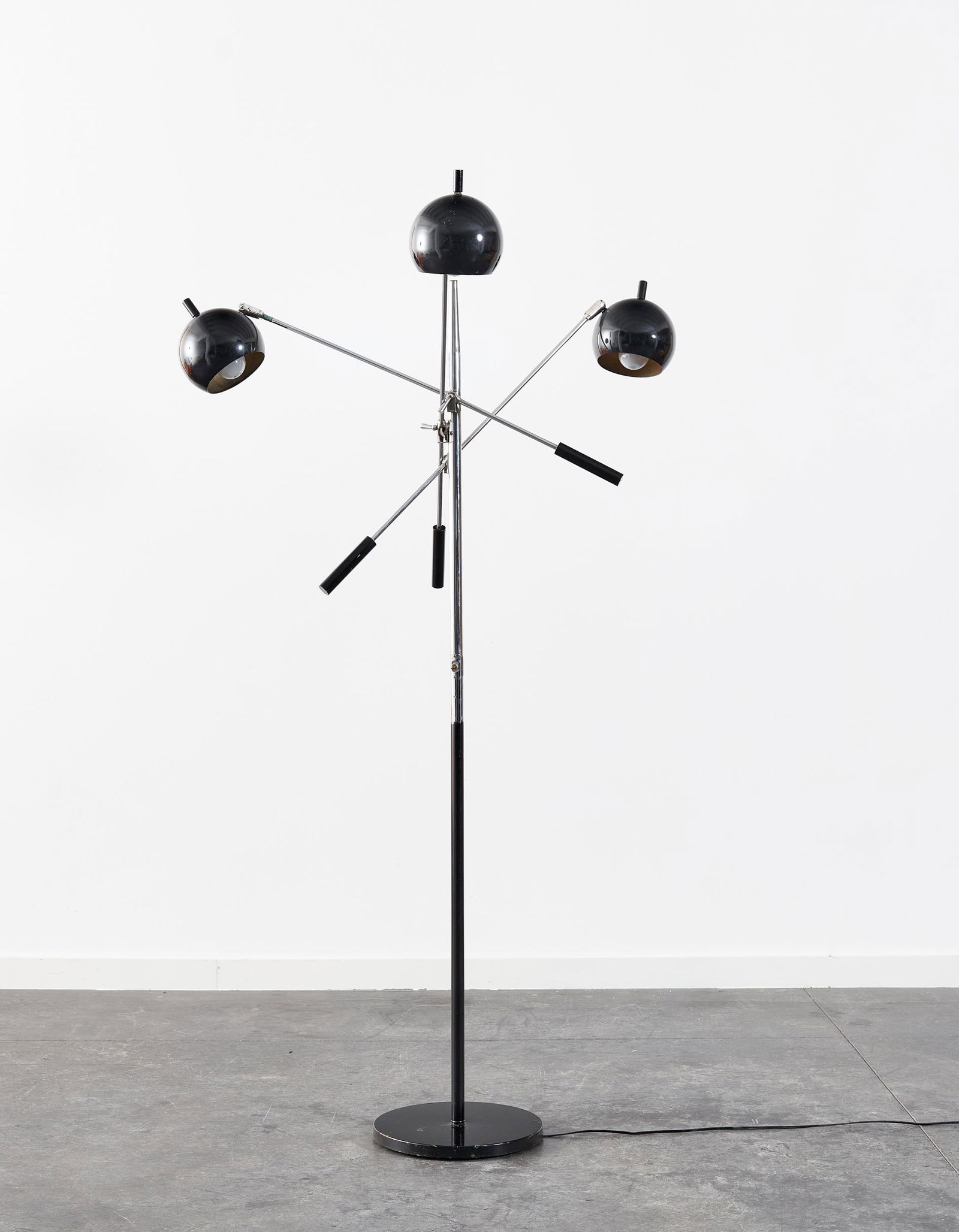 ROBERT SONNEMAN (BORN IN 1943) Triennale Orbiter Floor Lamp Chrome and lacquered metal H: 183 cm: ROBERT SONNEMAN (BORN IN 1943) Triennale Orbiter Floor Lamp Chrome and lacquered metal H: 183 cm