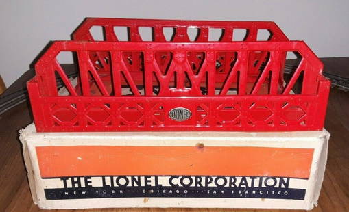 LIONEL PREWAR 270 Bridge in original  with Box: Lionel pre war #270 Bridge in original with Box "Guage O" The Lionel Model is made of heavy steel with plates and rivets deeply embossed. Dimensions are 10" long, 6.5" wide, 3" high.