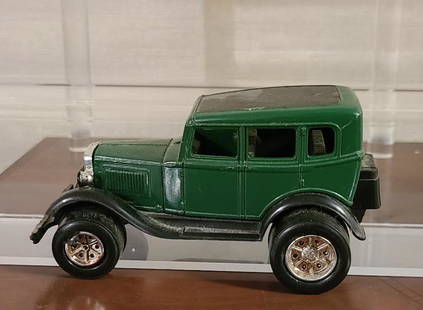 1974 FORD Tootsietoy Collectors Series Model A Die Cast: 1974 FORD Tootsietoy Collectors Series Model A Die Cast Cars #3020 with box