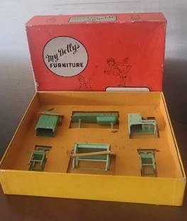 TOOTSIETOY die cast furniture set: TOOTSIETOY MY DOLLY'S FURNITURE KITCHEN SET with original BOX DIECAST DOLLHOUSE MINI