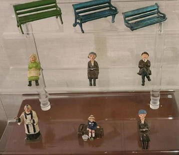 Lionel or johillco BritainÃ¢n figures and benches: Lionel or johillco Britain figures + benches