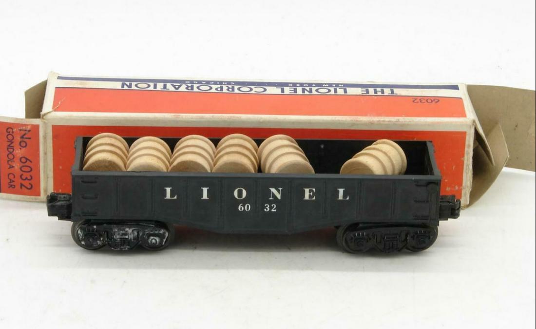 LIONEL TRAIN SET 6032 Post War Black Gondola +Barrels (1 of 5)