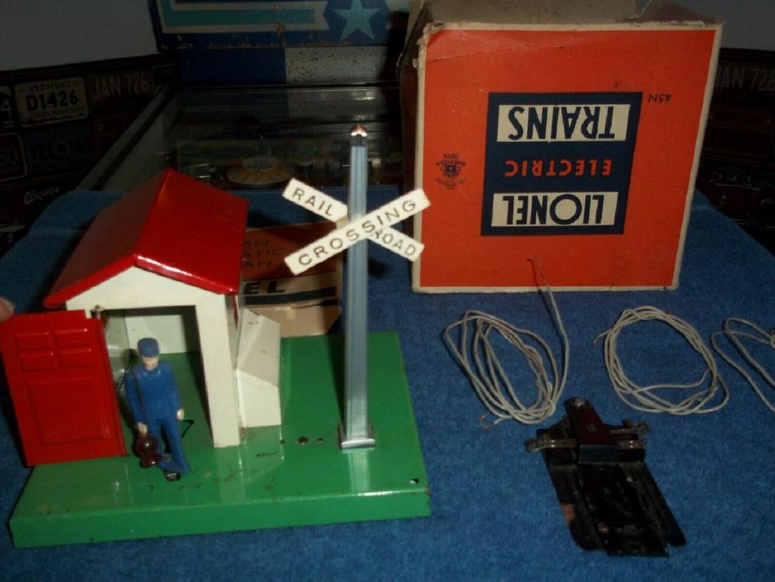 LIONEL TRAIN SET ACCESSORY #45N + Box (1 of 5)