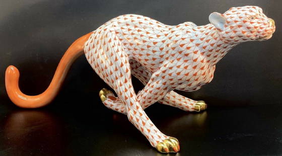 HEREND CHEETAH EXTRA LARGE 14.5" Figurine signed + BOX: HEREND Extra Large CHEETAH Hand Painted Porcelain Figurine. Rust Fishnet Pattern. signed 15656This Cheetah measures 14.5 inches long by 6 inches tall by 6.5 inches wide.This Cheetah is Brand New condi