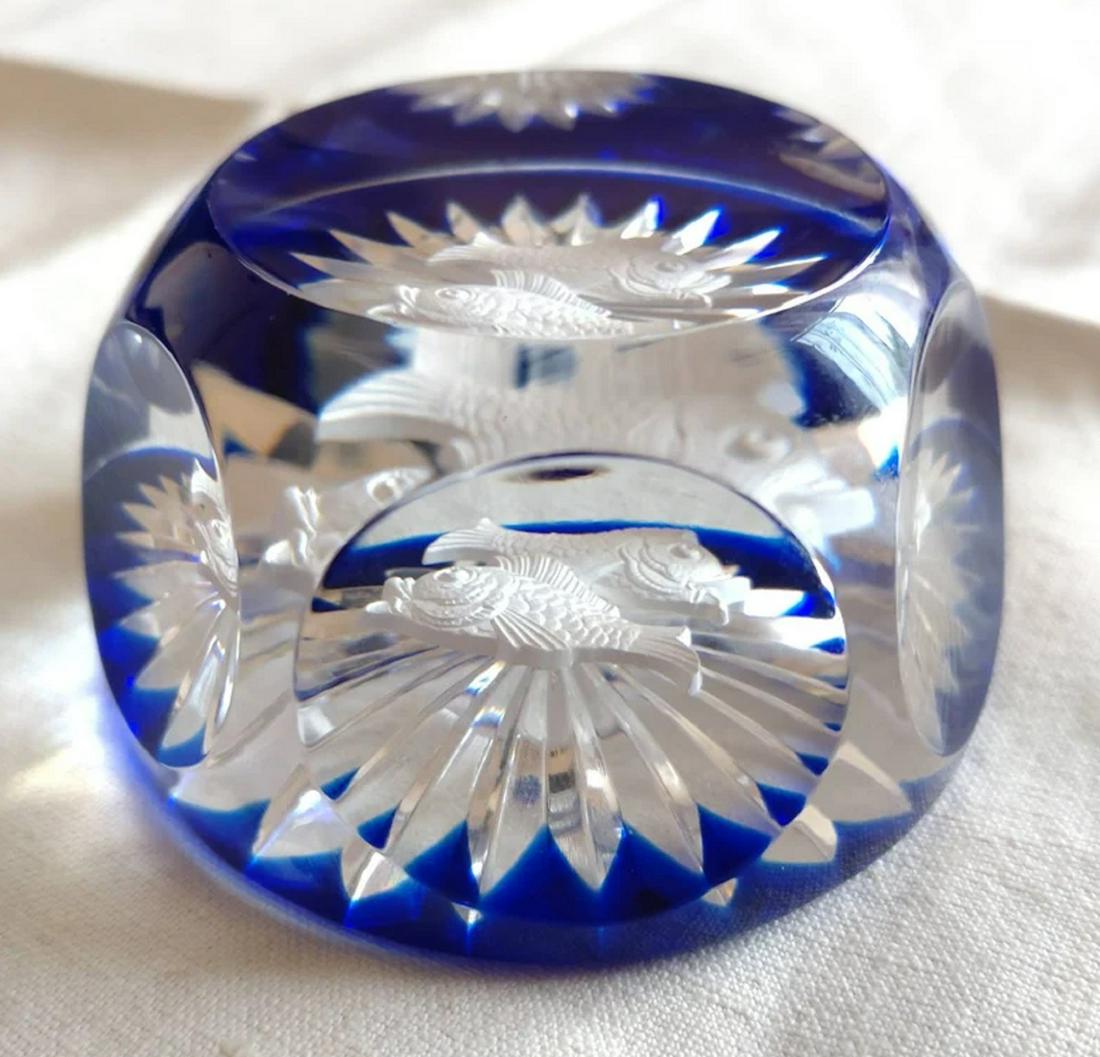 BACCARAT PAPERWEIGHT zodiac sign "Pisces" in white (1 of 6)